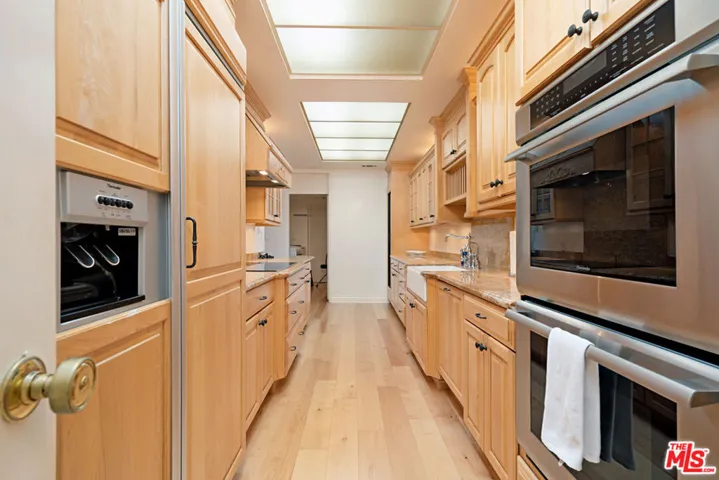 1333 S Beverly Glen 302, Los Angeles, California 90024