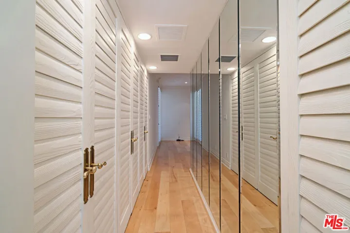 1333 S Beverly Glen 302, Los Angeles, California 90024