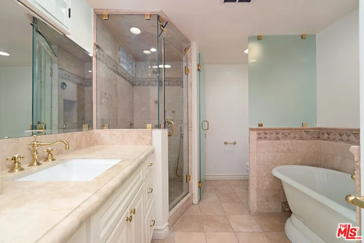 1333 S Beverly Glen 302, Los Angeles, California 90024