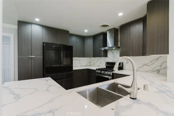 43724 Secure Place, Lancaster, California 93536
