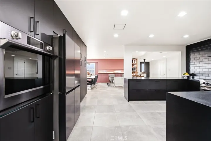 1464 Bedford, Camarillo, California 93010