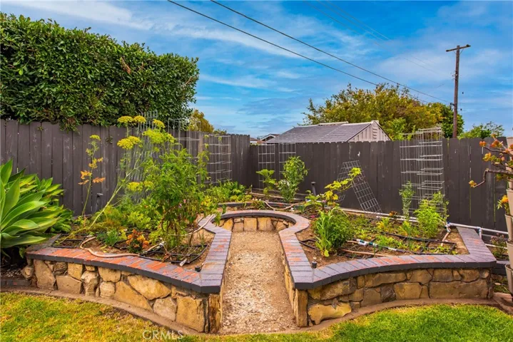 1464 Bedford, Camarillo, California 93010