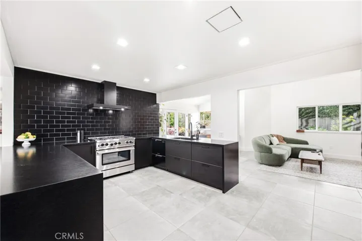 1464 Bedford, Camarillo, California 93010