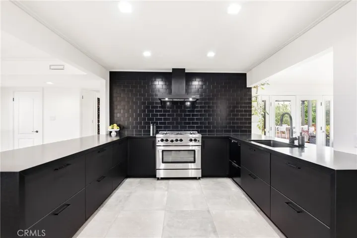 1464 Bedford, Camarillo, California 93010