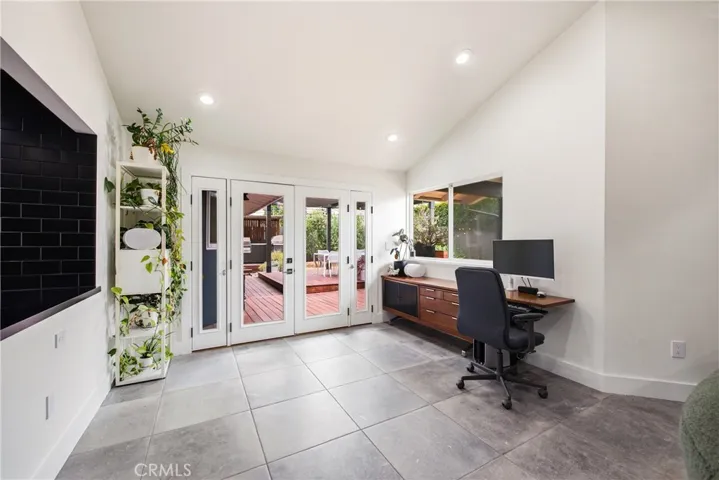 1464 Bedford, Camarillo, California 93010