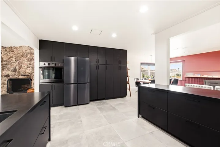 1464 Bedford, Camarillo, California 93010