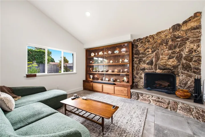 1464 Bedford, Camarillo, California 93010