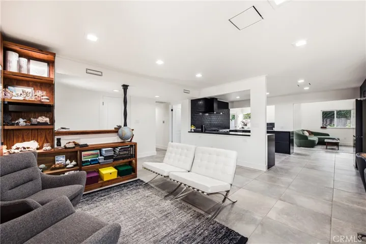 1464 Bedford, Camarillo, California 93010