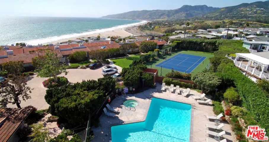 COMMUNITY POOL,SPA  AND TENNIS