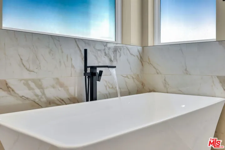 Master tub