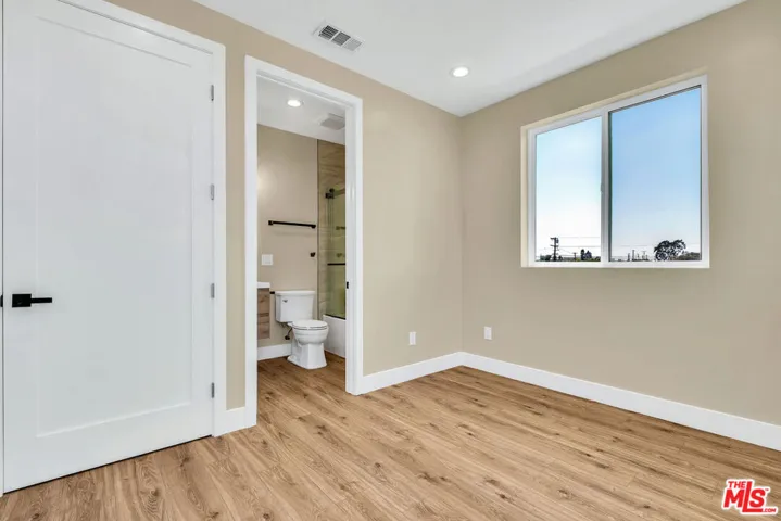 Upstairs Bedroom 2