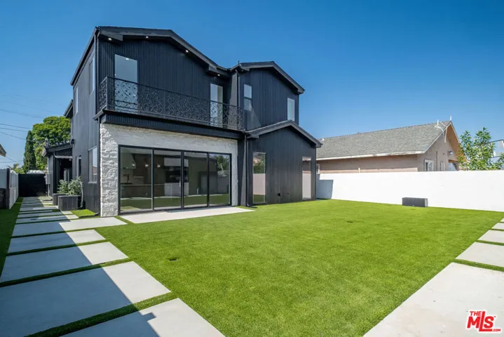 1464 W 185th Street, Gardena, California 90248