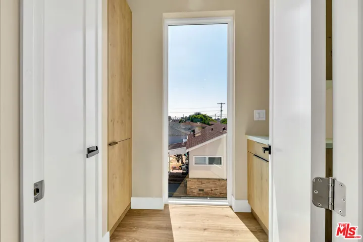 Wndow in laundry room
