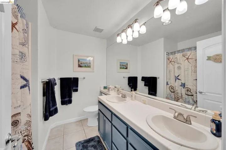 2nd Bathroom upstairs