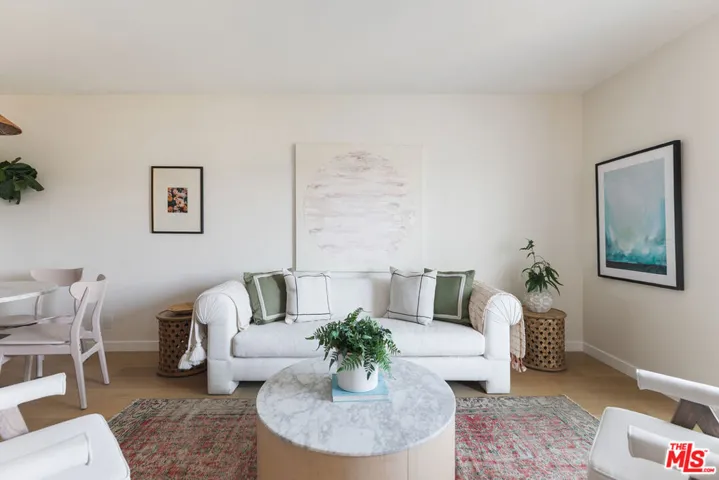 4412 Finley Avenue 7, Los Angeles, California 90027