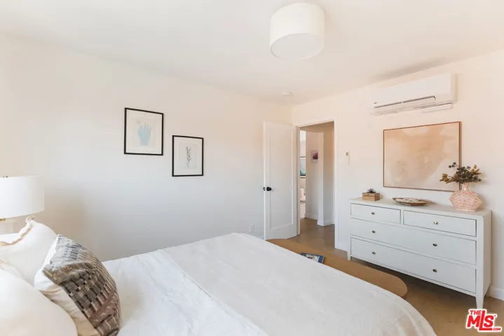4412 Finley Avenue 7, Los Angeles, California 90027