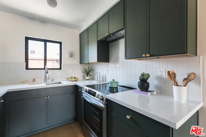 4412 Finley Avenue 7, Los Angeles, California 90027