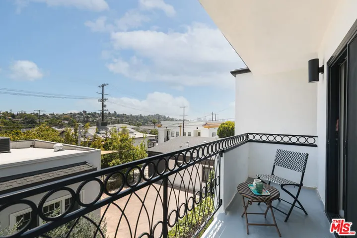 4412 Finley Avenue 7, Los Angeles, California 90027