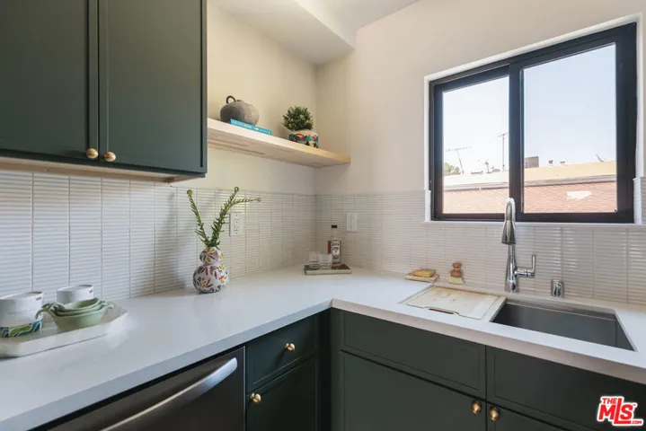 4412 Finley Avenue 7, Los Angeles, California 90027