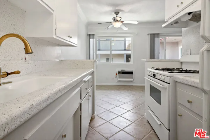 1216 N Detroit Street 5, West Hollywood, California 90046