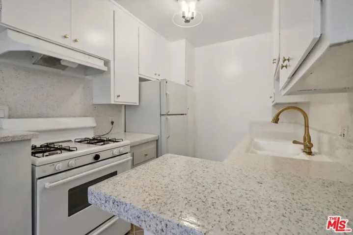1216 N Detroit Street 5, West Hollywood, California 90046