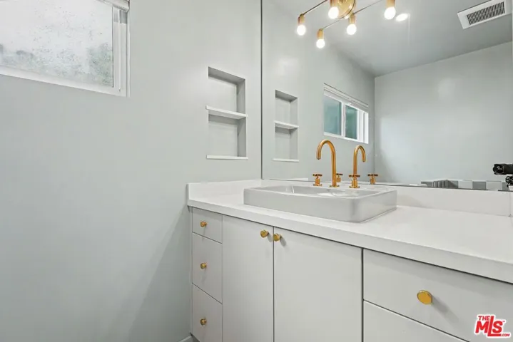 827 15th Street 1, Santa Monica, California 90403