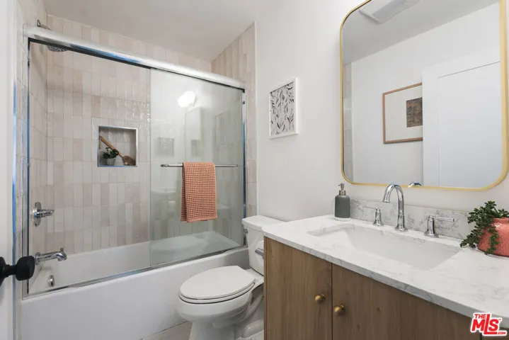 4412 Finley Avenue 1, Los Angeles, California 90027