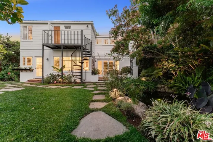 12229 Dunoon Lane, Los Angeles, California 90049