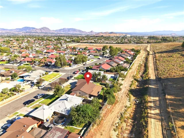 682 S Belden, Rialto, California 92376