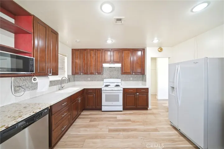 682 S Belden, Rialto, California 92376