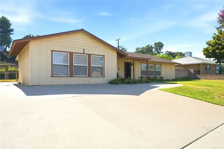 682 S Belden, Rialto, California 92376