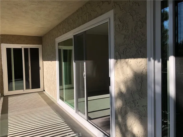 Access to balcony from both bedrooms and from living room