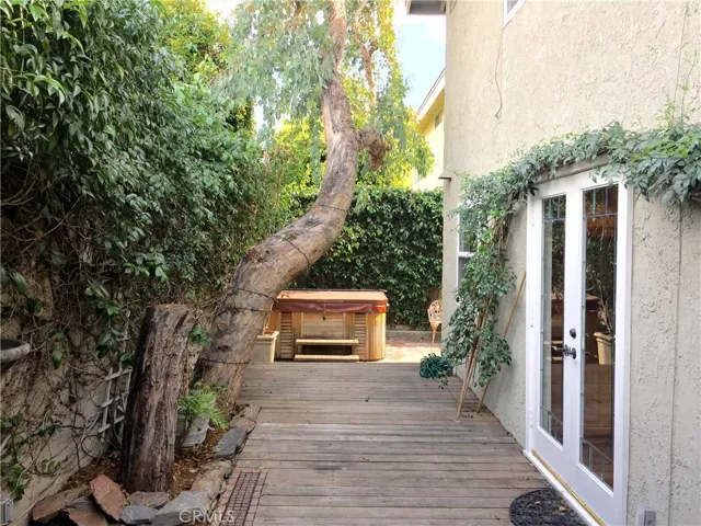 990 Trabuco, Costa Mesa, California 92627