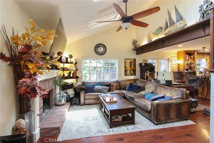 990 Trabuco, Costa Mesa, California 92627 — photo 4