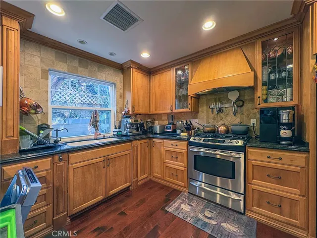 990 Trabuco, Costa Mesa, California 92627 — photo 5