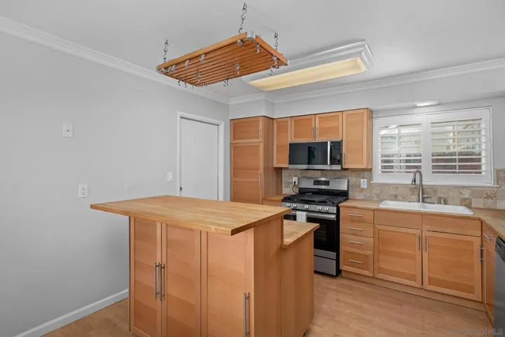 7943 June Lake Dr., San Diego, California 92119
