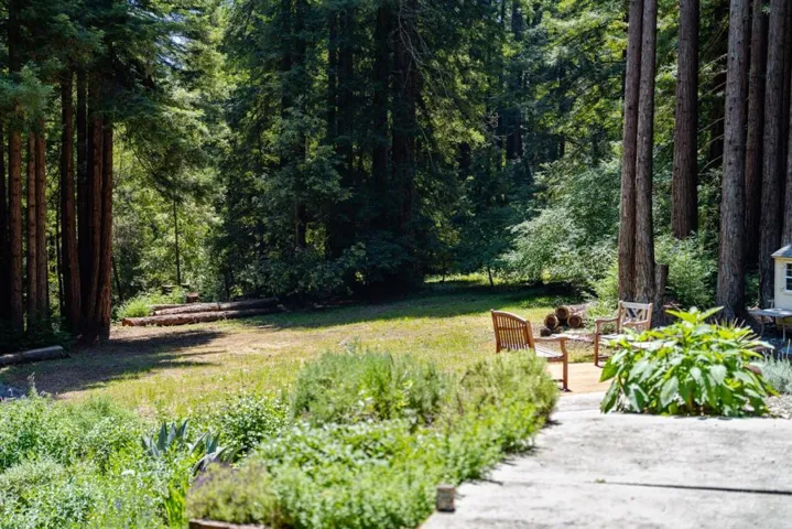 900 Larsen Road, Aptos, California 95003
