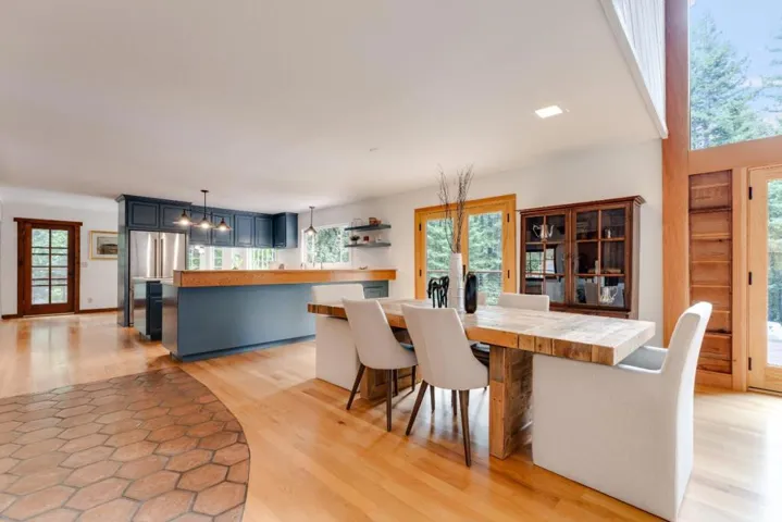 900 Larsen Road, Aptos, California 95003