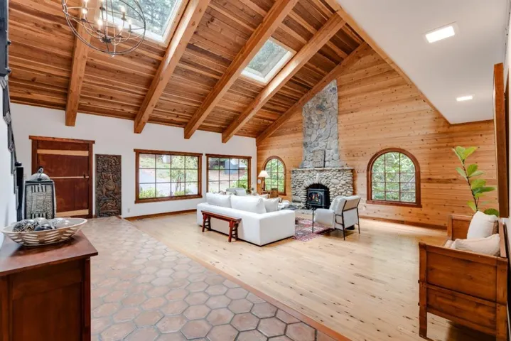 900 Larsen Road, Aptos, California 95003