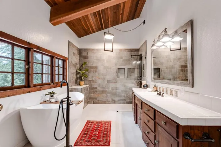 900 Larsen Road, Aptos, California 95003