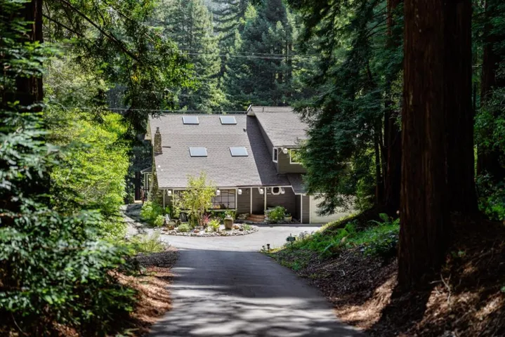 900 Larsen Road, Aptos, California 95003