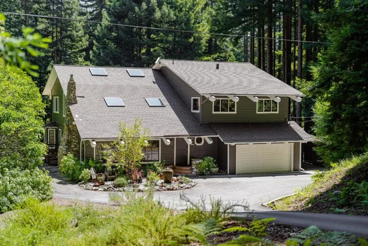 900 Larsen Road, Aptos, California 95003