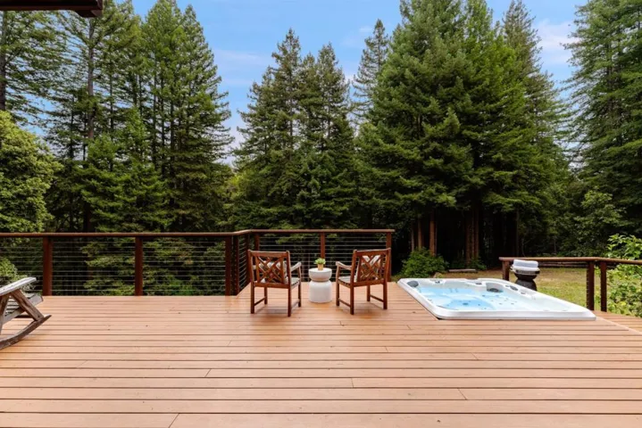 900 Larsen Road, Aptos, California 95003