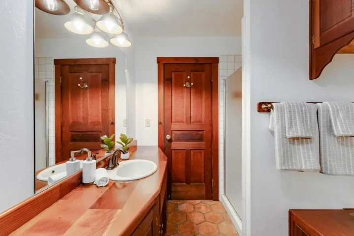 900 Larsen Road, Aptos, California 95003
