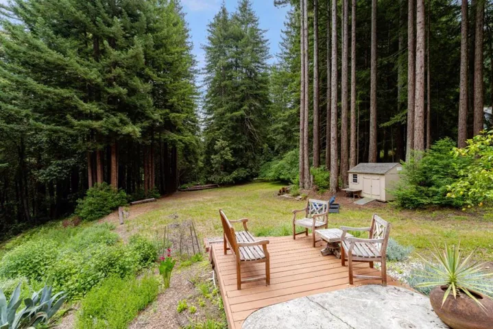 900 Larsen Road, Aptos, California 95003