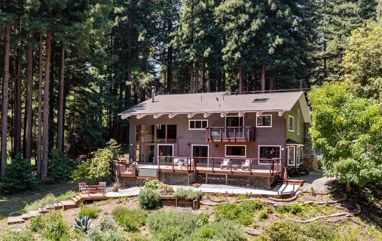 900 Larsen Road, Aptos, California 95003