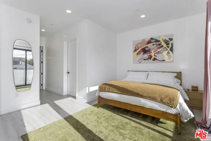 137 N Doheny Drive 3, Los Angeles, California 90048