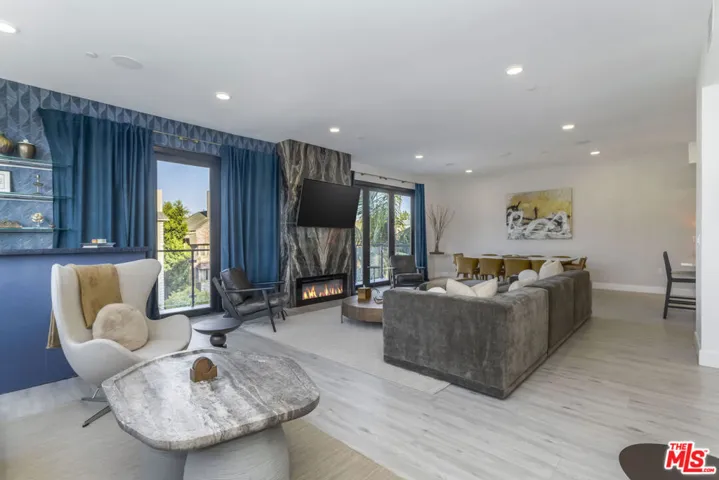 137 N Doheny Drive 3, Los Angeles, California 90048