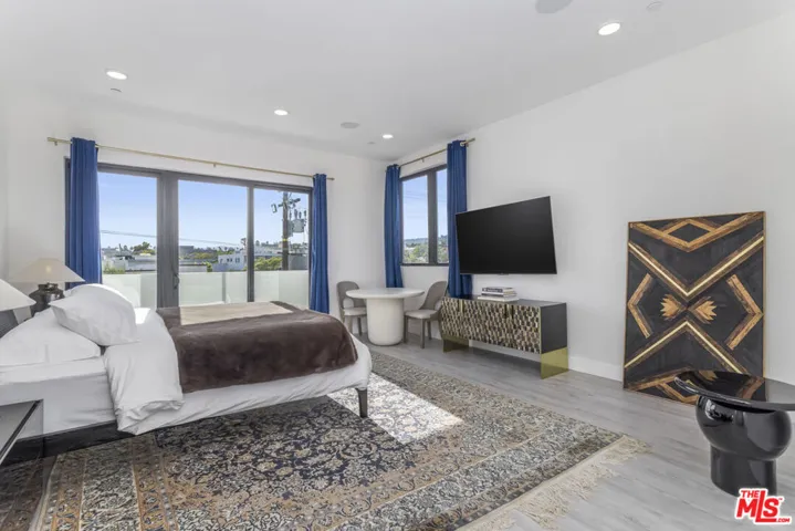 137 N Doheny Drive 3, Los Angeles, California 90048