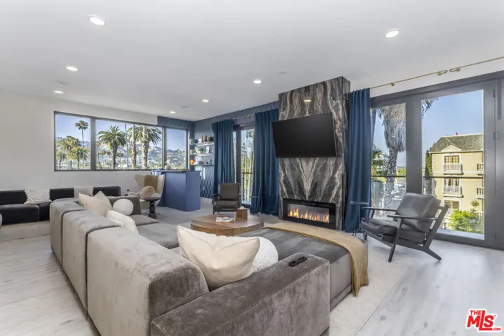 137 N Doheny Drive 3, Los Angeles, California 90048
